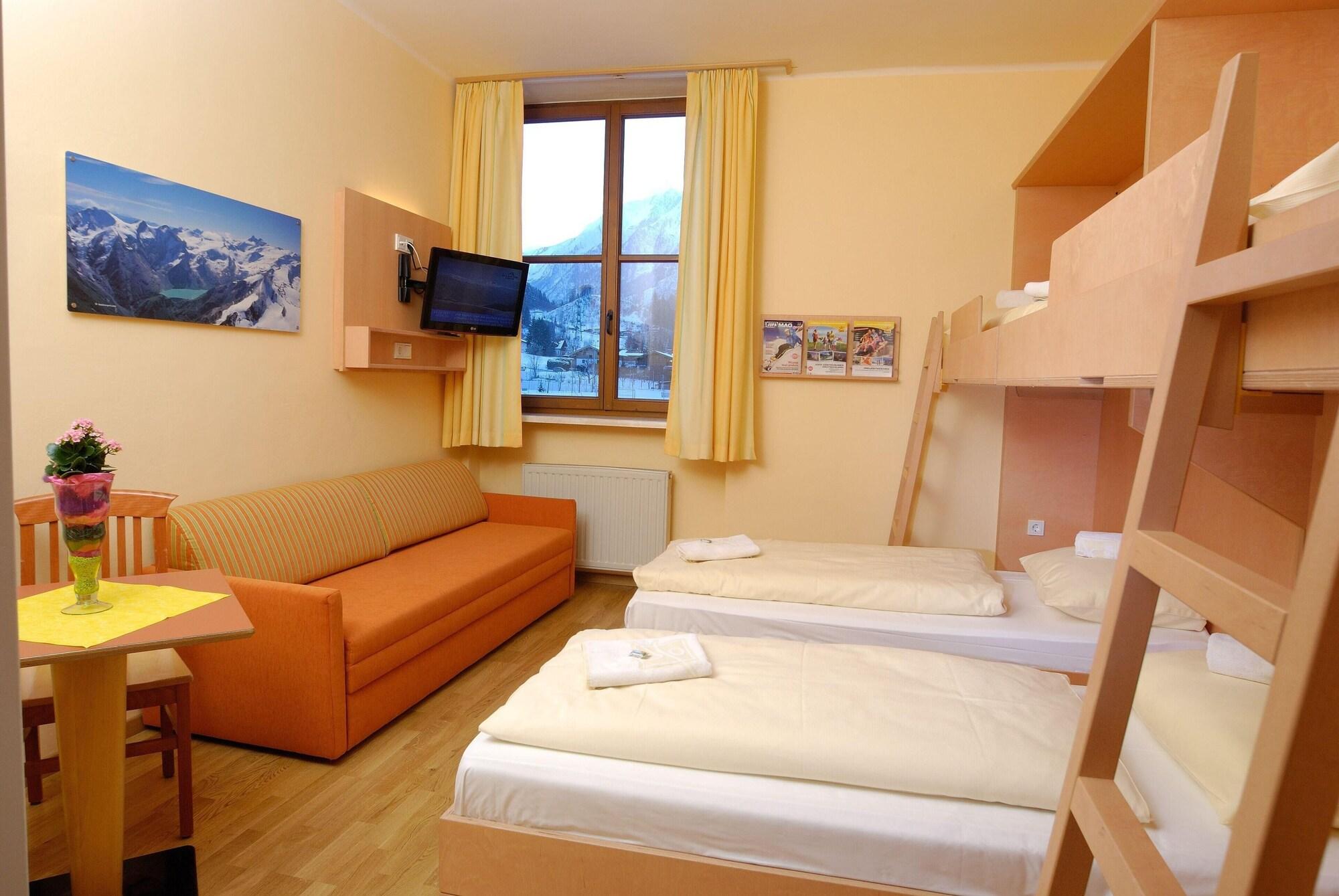 Jufa Hotel Kaprun - Summercard Included Oda fotoğraf